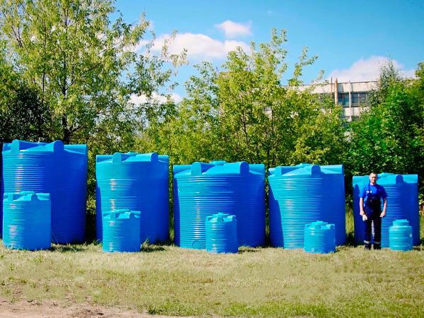 пластиковые емкости для воды