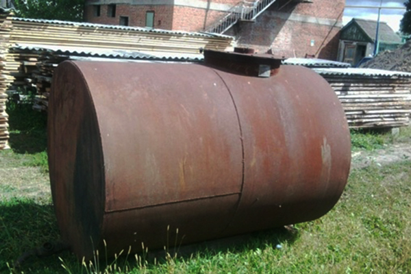 Пластиковые цилиндрические емкости