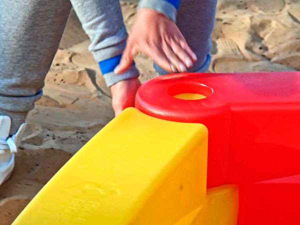 Выбор пластиковой детской песочницы