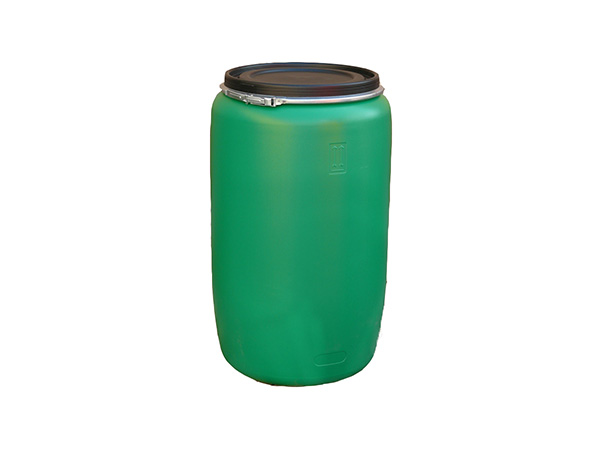 пластиковые бидоны и бочки