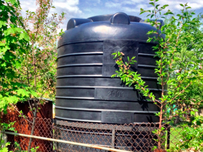 Емкость для воды на дачу выбираем с умом