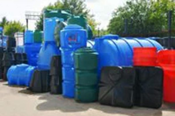 Краткий обзор баков и емкостей для воды из пластика