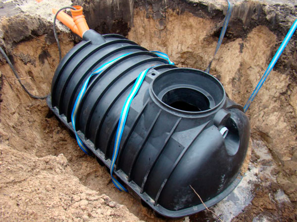 пластиковая емкость для канализации