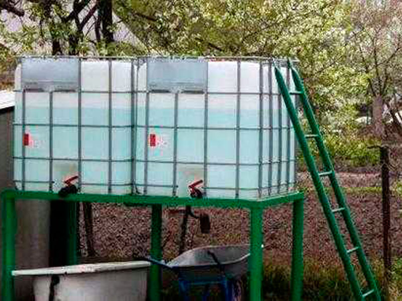 Емкость для воды на дачу выбираем с умом